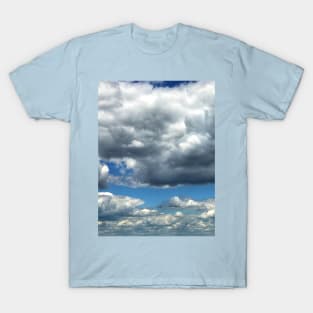 Picturesque white and grey cumulus cloud landscape T-Shirt